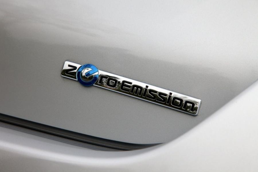 Nissan Leaf 2012 года  (фото 9 из 45)